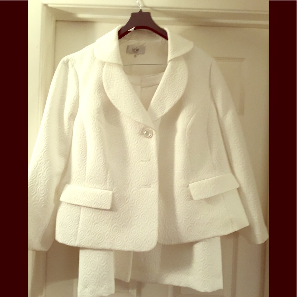 Woman’s 2 piece suit